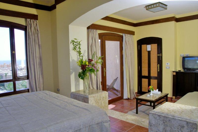 هتل Tamra Beach Resort