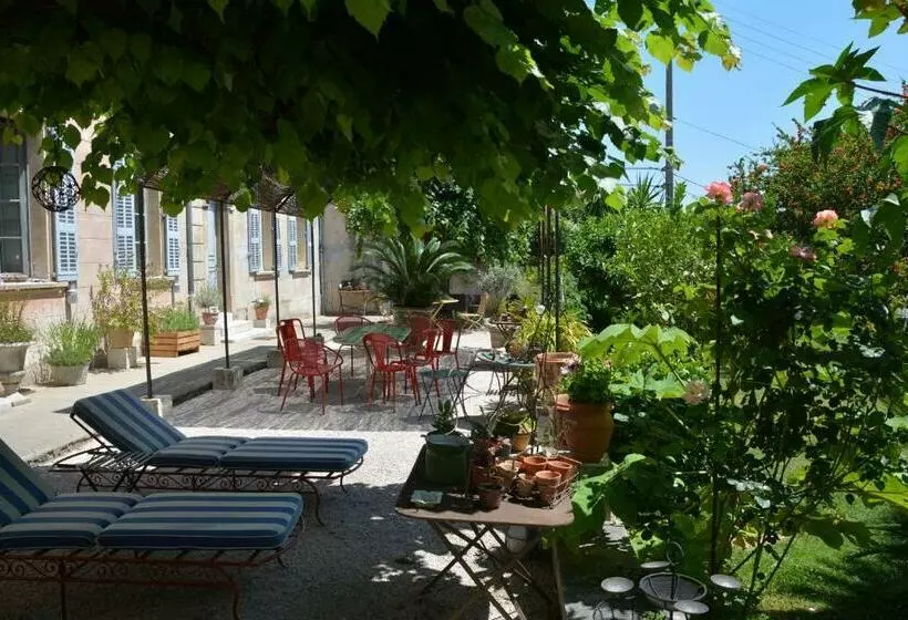 Aamiaismajoitus (B&B) Les Passiflores