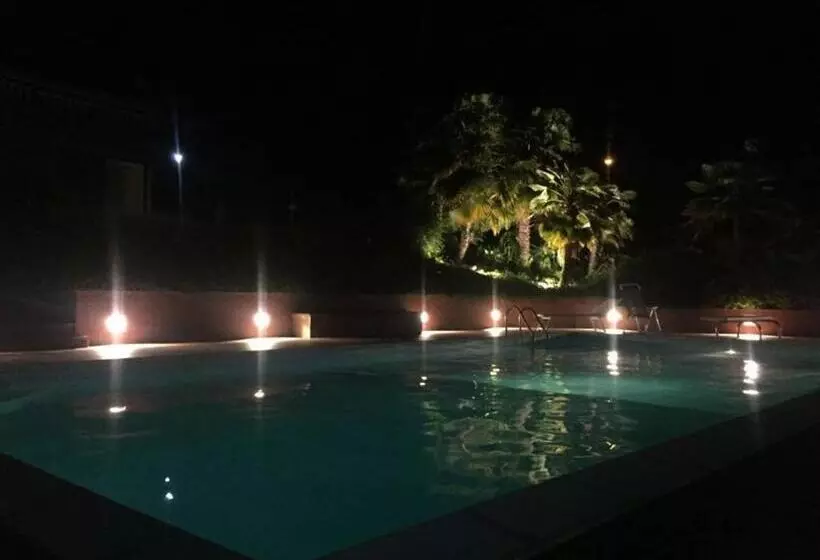ベッドアンドブレックファースト Villa Magnolia Garda Lake