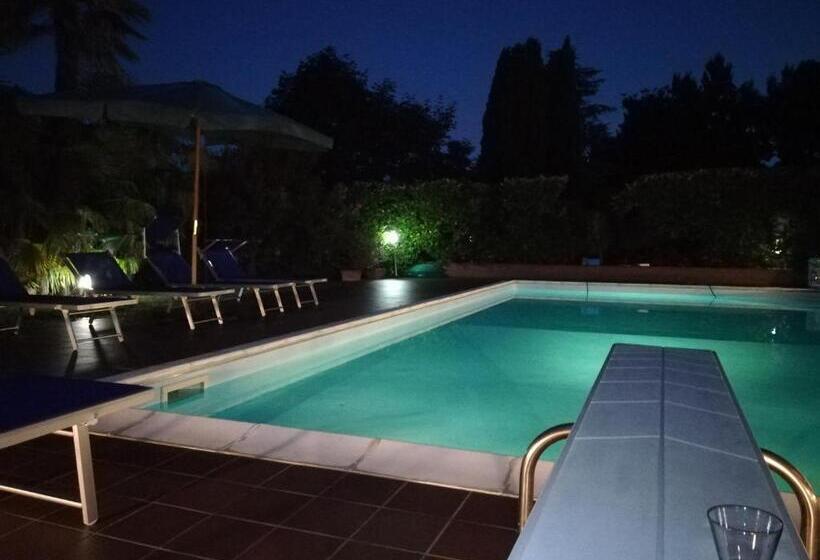 ベッドアンドブレックファースト Villa Magnolia Garda Lake