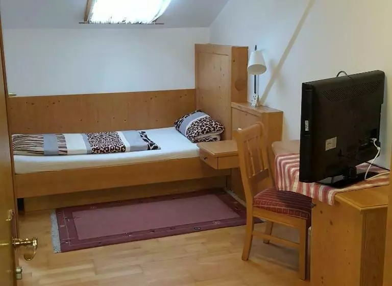 Retkeilymaja Lenggrieser Hof