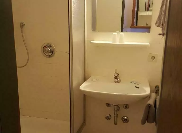 Retkeilymaja Lenggrieser Hof