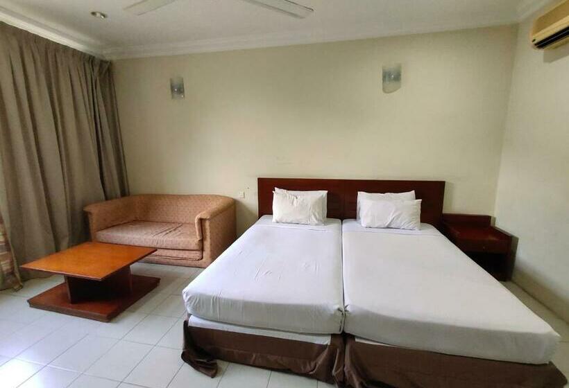 Общежитие Wawa S Golf View Inn