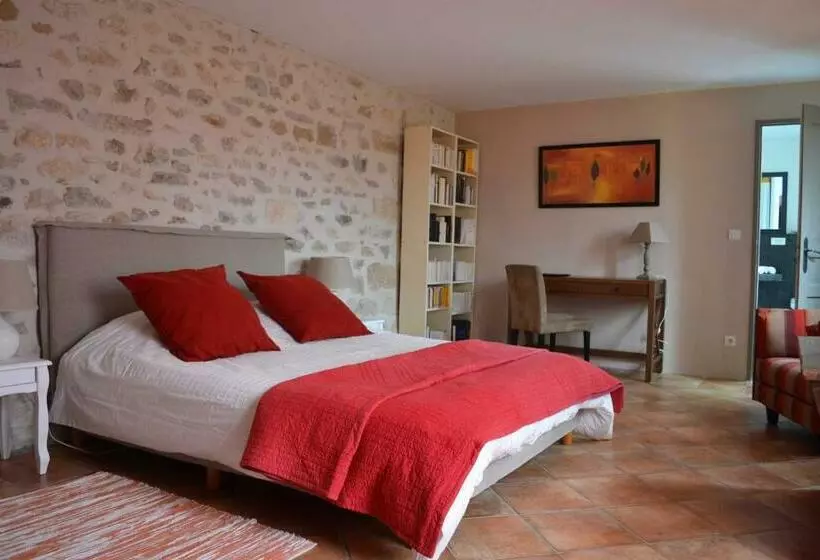 Bed and Breakfast L Oustalet