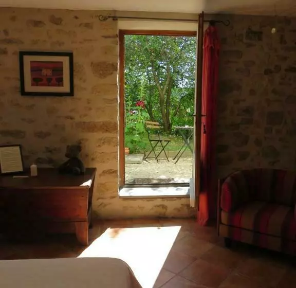 Bed and Breakfast L Oustalet