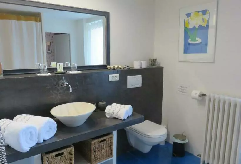 Bed and Breakfast L Oustalet