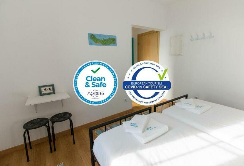 Change The World Hostels Açores Ponta Delgada