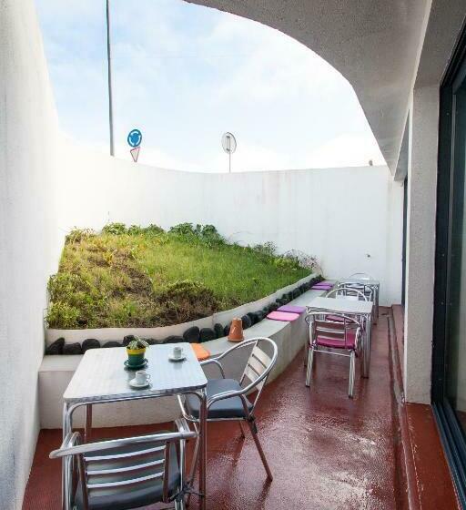 Change The World Hostels Açores Ponta Delgada