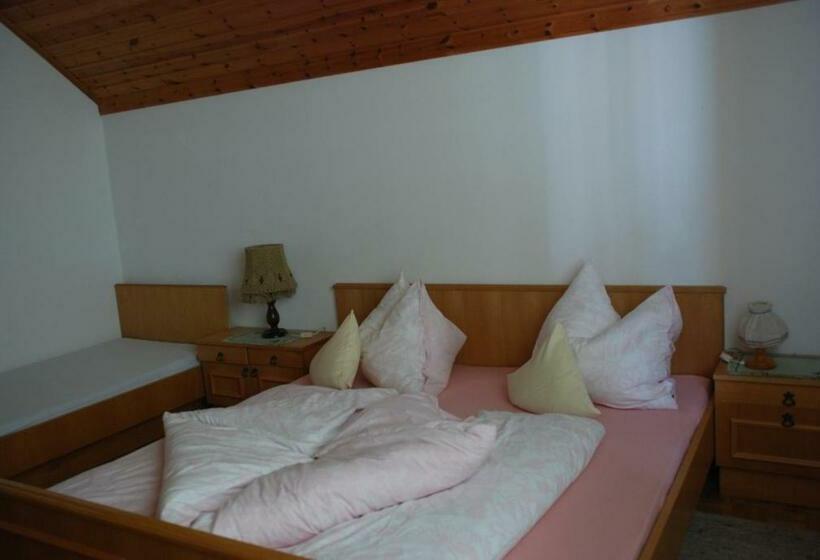 بنسيون Haus Grundner