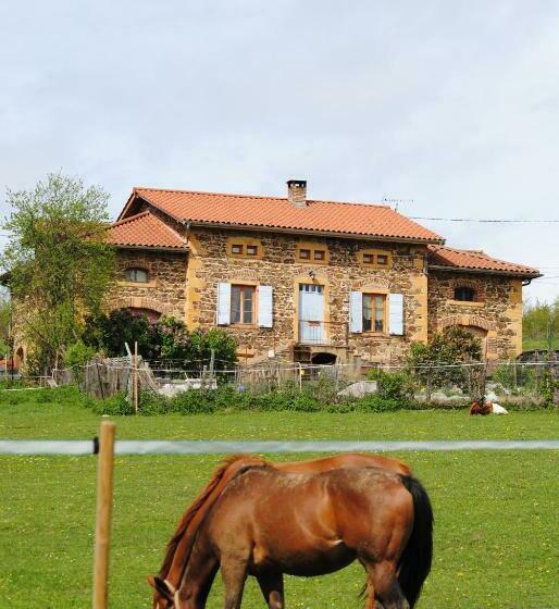 مبيت وإفطار Domaine De La Poyat