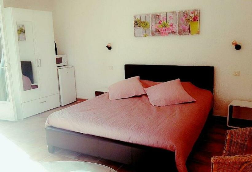 Bed and Breakfast Es Aqui