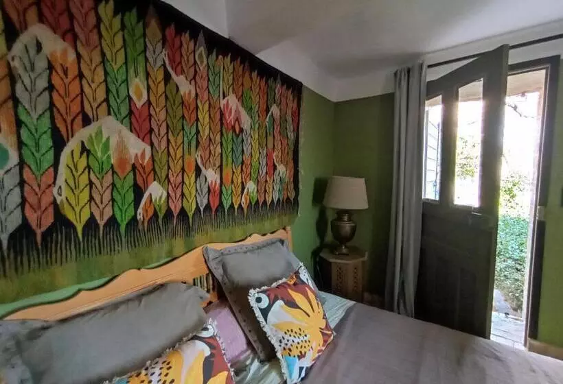 ベッドアンドブレックファースト La Fontaine