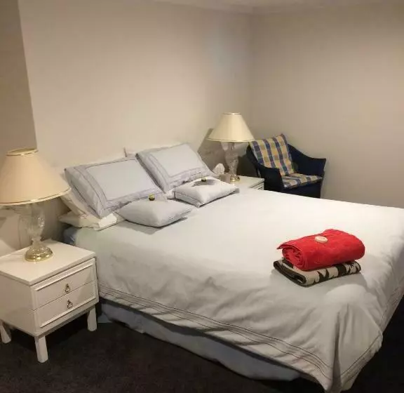 Panorama On Sorell B&b