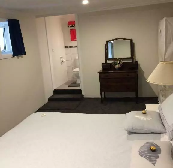 Panorama On Sorell B&b