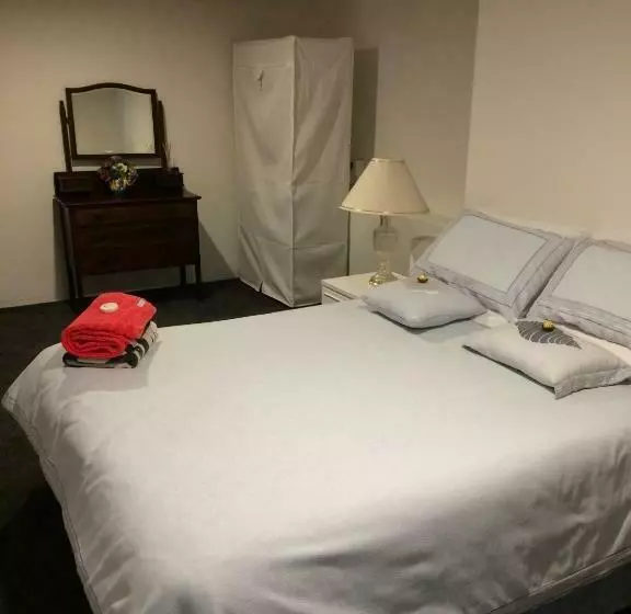 Panorama On Sorell B&b