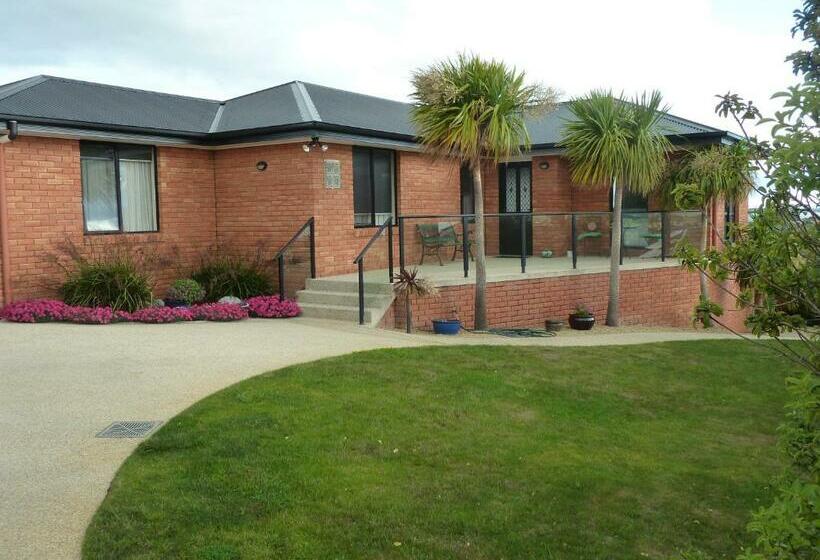 Panorama On Sorell B&b