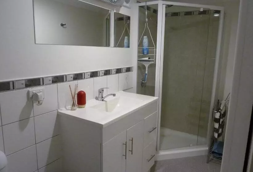 Panorama On Sorell B&b