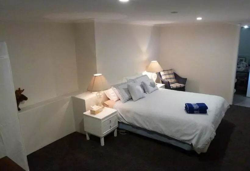 Panorama On Sorell B&b