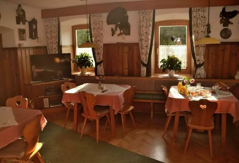 Majatalo Haus Jost Ingrid