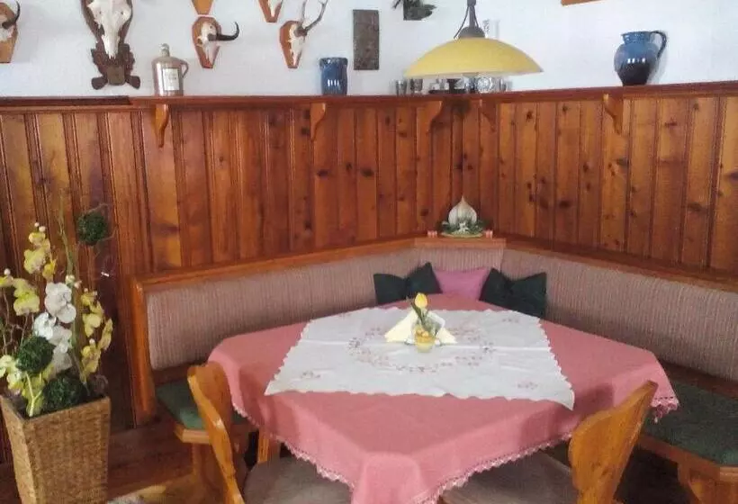 Majatalo Haus Jost Ingrid