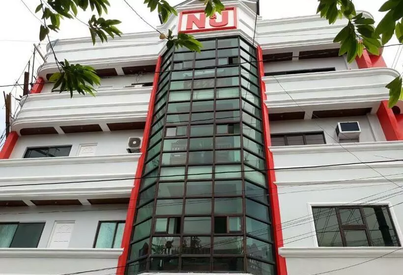 پانسیون N&j Lopez Lodging House