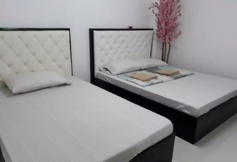 پانسیون N&j Lopez Lodging House