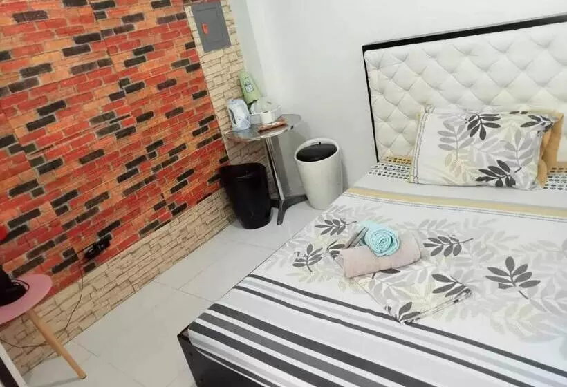 پانسیون N&j Lopez Lodging House