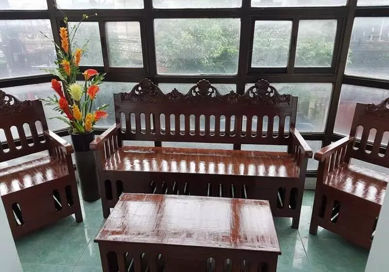 پانسیون N&j Lopez Lodging House