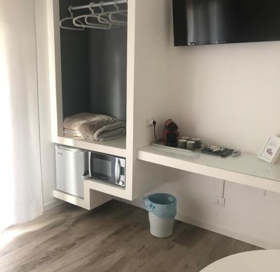 פנסיון Relax & Emozioni Rooms