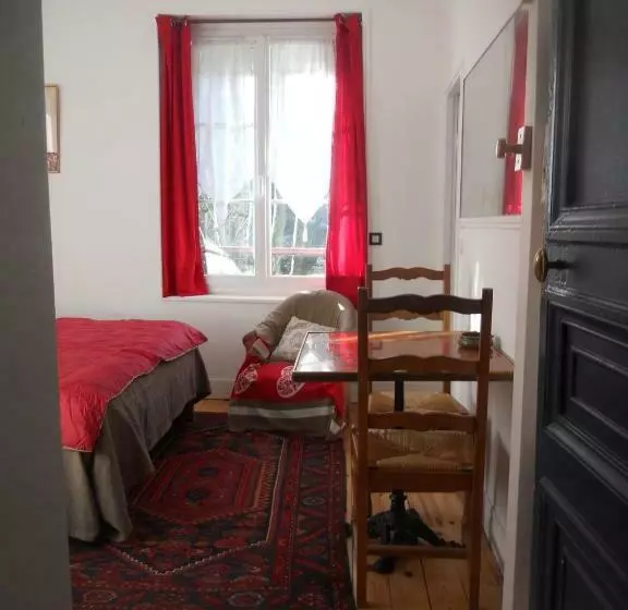 ベッドアンドブレックファースト Chambre Eugénie