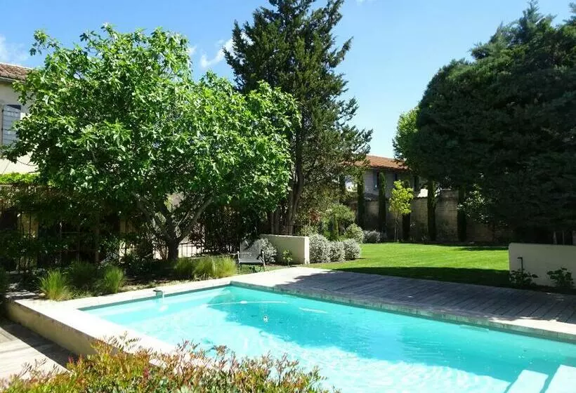 Aamiaismajoitus (B&B) Domaine De La Girafe