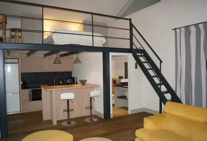 Aamiaismajoitus (B&B) Domaine De La Girafe