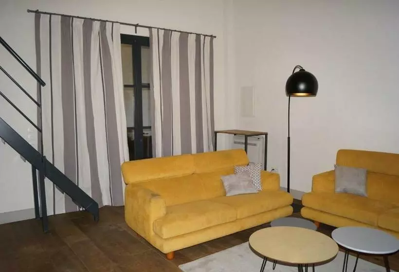 Aamiaismajoitus (B&B) Domaine De La Girafe