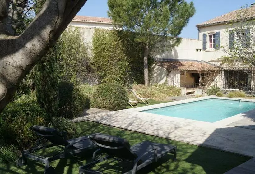 Aamiaismajoitus (B&B) Domaine De La Girafe