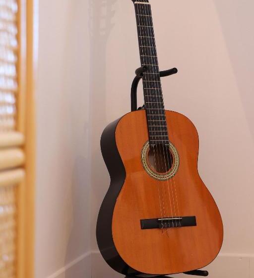 تختخواب و صبحانه La Grange Bagnolaise