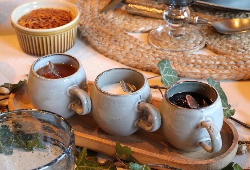 تختخواب و صبحانه La Grange Bagnolaise