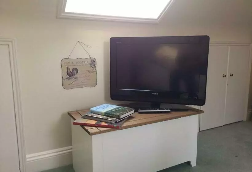 Aamiaismajoitus (B&B) Old Station Gardens, Sw London