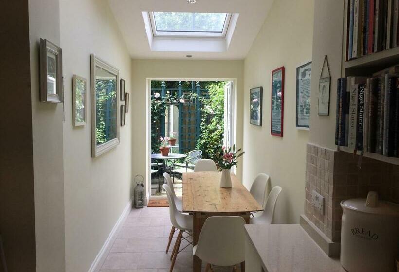 ベッドアンドブレックファースト Old Station Gardens, Sw London