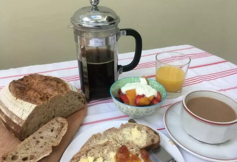 Aamiaismajoitus (B&B) Old Station Gardens, Sw London