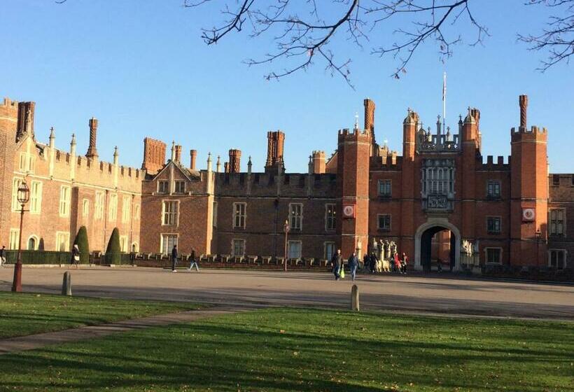 ベッドアンドブレックファースト Old Station Gardens, Sw London