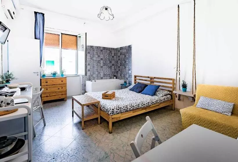 تختخواب و صبحانه On The Beach Sea View&kitchen In Room