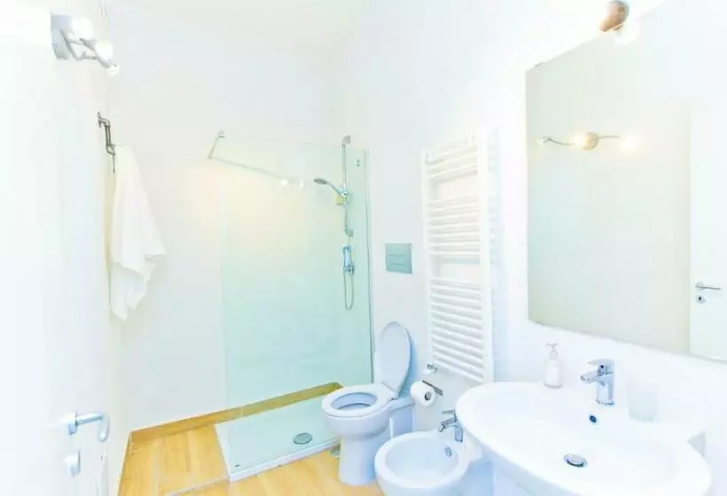 تختخواب و صبحانه On The Beach Sea View&kitchen In Room
