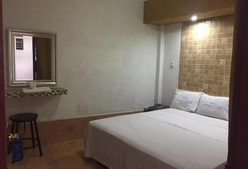 هتل Paraiso Express