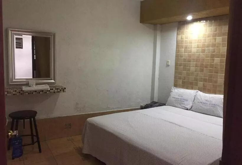 هتل Paraiso Express