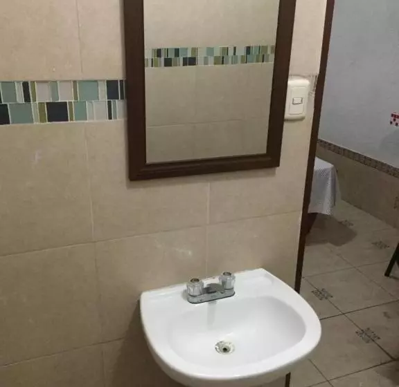 هتل Paraiso Express