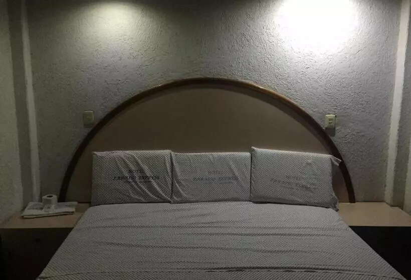 هتل Paraiso Express