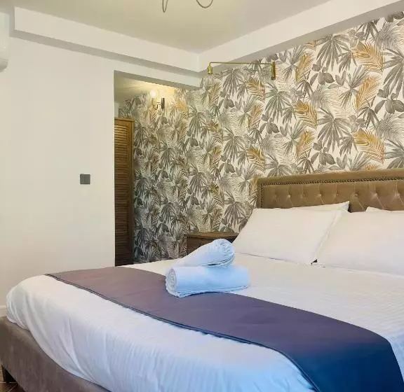 هتل The Red Farm Relais & Spa