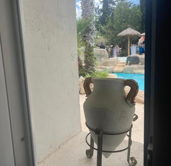 هتل The Red Farm Relais & Spa