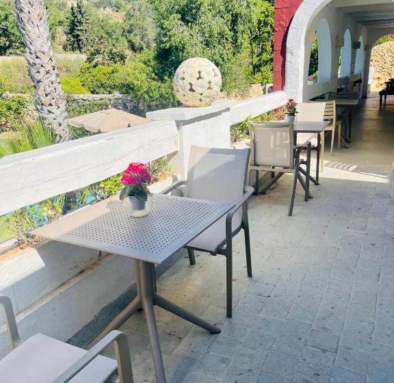 هتل The Red Farm Relais & Spa