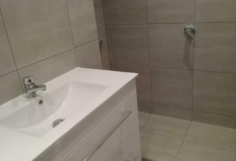 Пансион Charmae Guest House